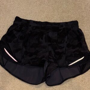Lululemon Hotty Hot LR 2.5 in camo